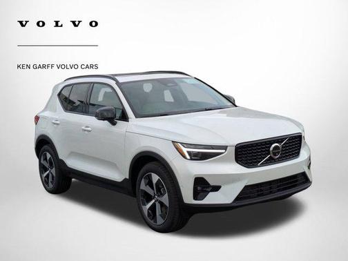 2026 Volvo XC40 B5 Plus