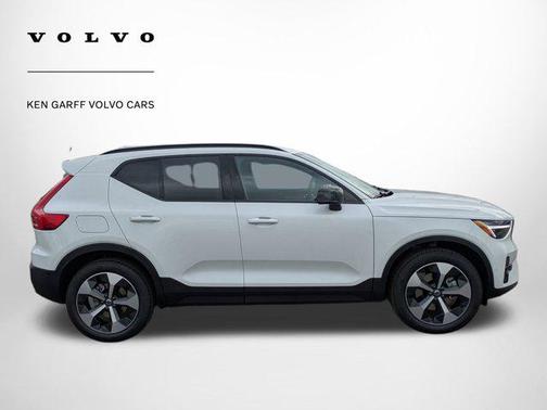 2026 Volvo XC40 B5 Plus