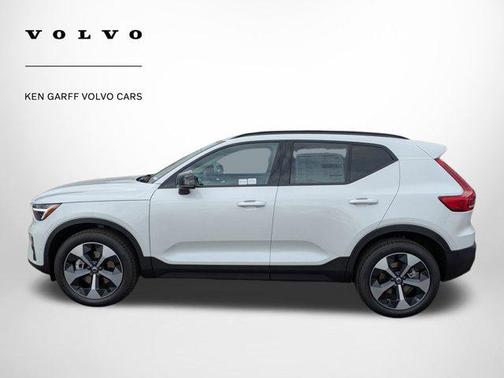 2026 Volvo XC40 B5 Plus