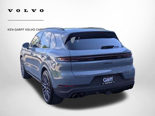Gray 2024 Porsche Cayenne Cayenne
