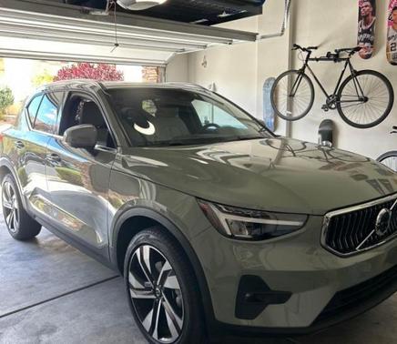 Sage Green Metallic 2023 Volvo XC40 B5 Ultimate Bright Theme