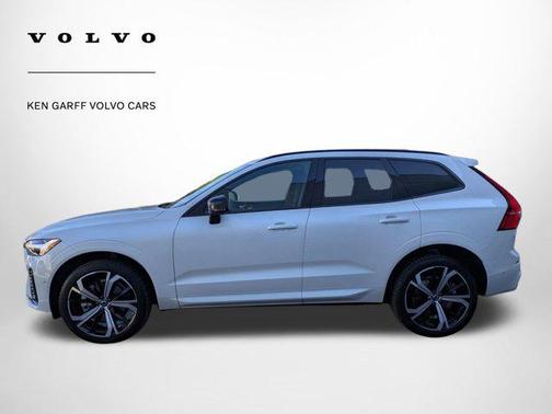 2024 Volvo XC60 B5 Ultimate Dark Theme