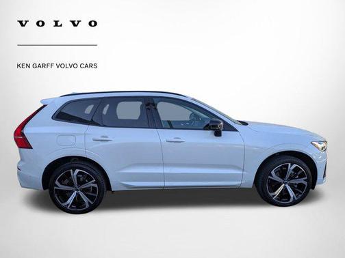 2024 Volvo XC60 B5 Ultimate Dark Theme