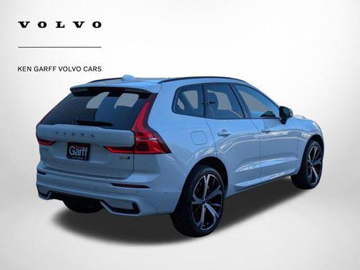 2024 Volvo XC60 B5 Ultimate Dark Theme