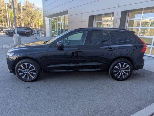 2025 Volvo XC60 B5 Core