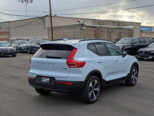 2026 Volvo XC40 B5 Plus