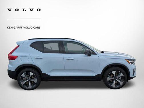 2026 Volvo XC40 B5 Plus