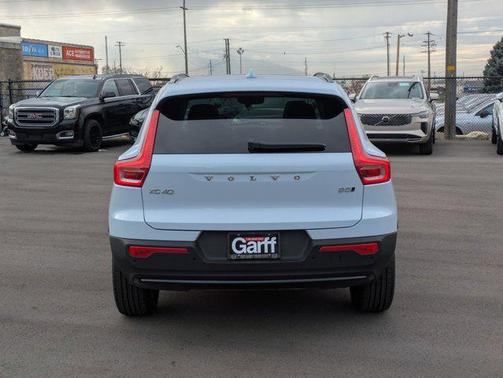 2026 Volvo XC40 B5 Plus