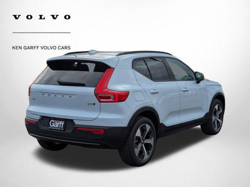 2026 Volvo XC40 B5 Plus