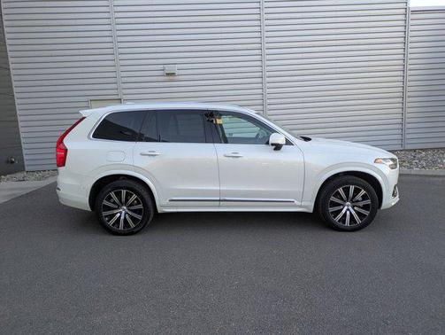 2025 Volvo XC90 B6 Plus 7-Seater