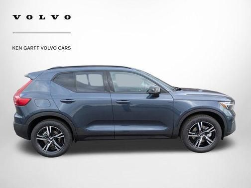 2026 Volvo XC40 B5 Core