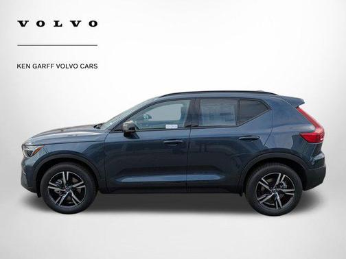 2026 Volvo XC40 B5 Core