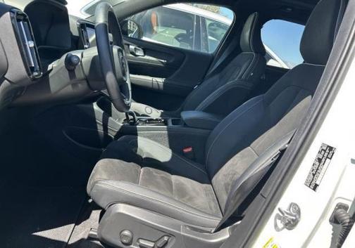 Crystal White Metallic 2023 Volvo XC40 Recharge Pure Electric Twin Ultimate