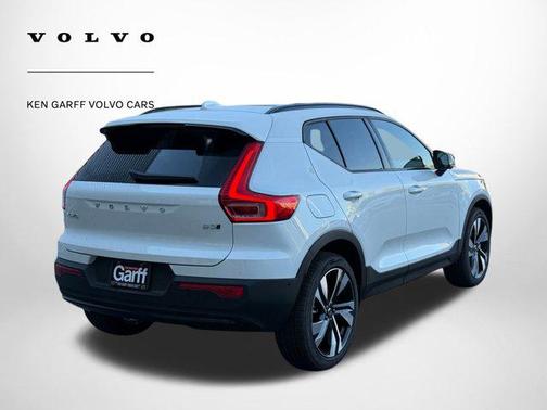 2026 Volvo XC40 B5 Ultra