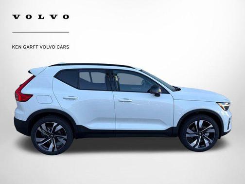 2026 Volvo XC40 B5 Ultra