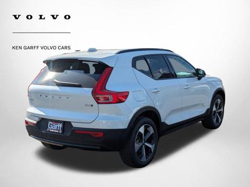 2026 Volvo XC40 B5 Plus