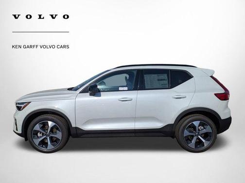 2026 Volvo XC40 B5 Plus