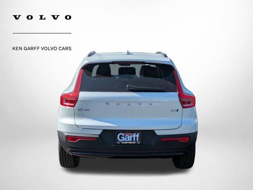 2026 Volvo XC40 B5 Plus