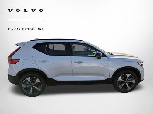 2026 Volvo XC40 B5 Plus