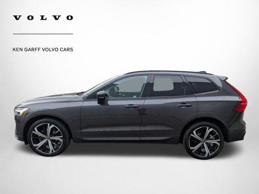 2023 Volvo XC60 B5 Ultimate Dark Theme