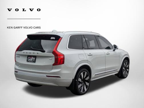 2023 Volvo XC90 Recharge Plug-In Hybrid Ultimate Bright Theme