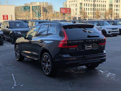 2023 Volvo XC60 B5 Plus Dark Theme
