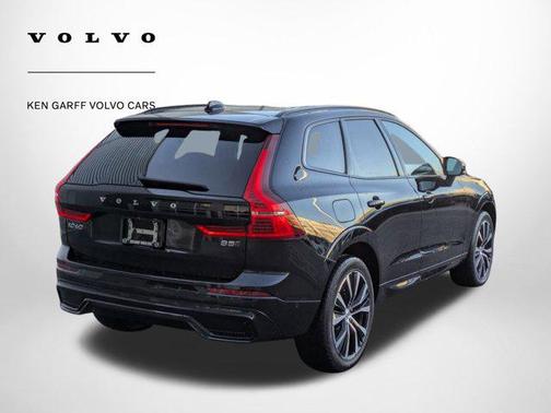 2023 Volvo XC60 B5 Plus Dark Theme