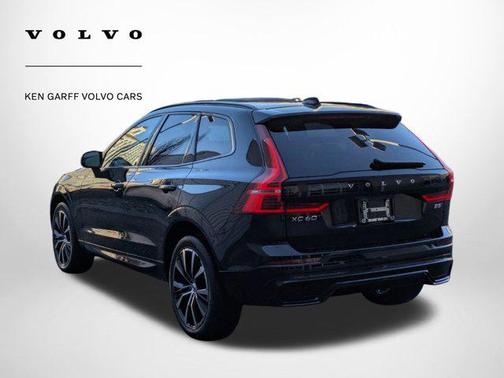 2023 Volvo XC60 B5 Plus Dark Theme