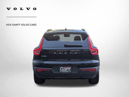 2025 Volvo EX40 Twin Motor Core