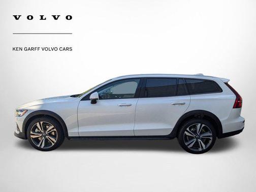 2023 Volvo V60 Cross Country B5 Plus