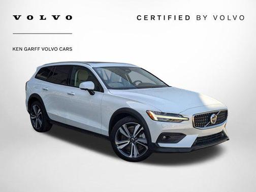 2023 Volvo V60 Cross Country B5 Plus