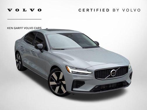 2025 Volvo S60 Plug-In Hybrid T8 Plus