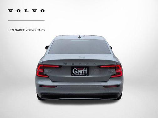 2025 Volvo S60 Plug-In Hybrid T8 Plus