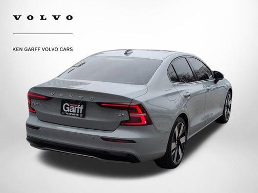 2025 Volvo S60 Plug-In Hybrid T8 Plus