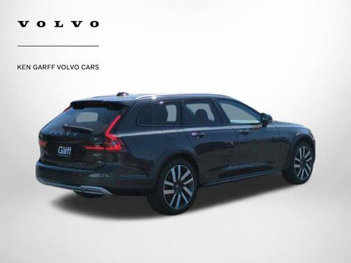 2025 Volvo V90 Cross Country B6 Ultra