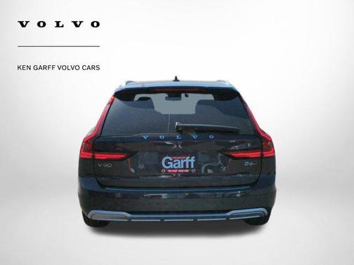2025 Volvo V90 Cross Country B6 Ultra