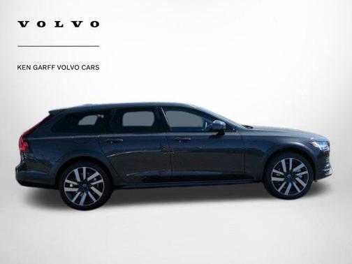 2025 Volvo V90 Cross Country B6 Ultra