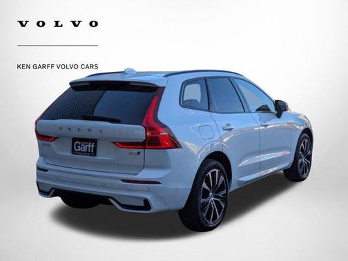 2025 Volvo XC60 B5 Plus