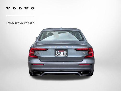 2021 Volvo S60 T5 Momentum