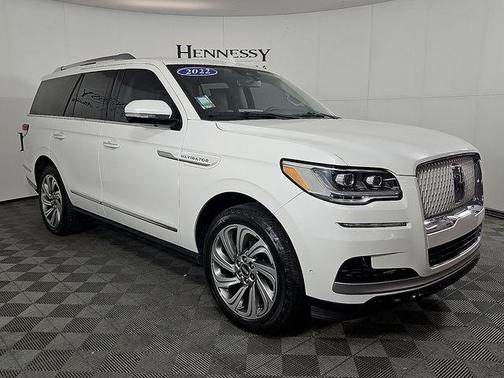 Pristine White Metallic Tri-Coat 2022 Lincoln Navigator Reserve