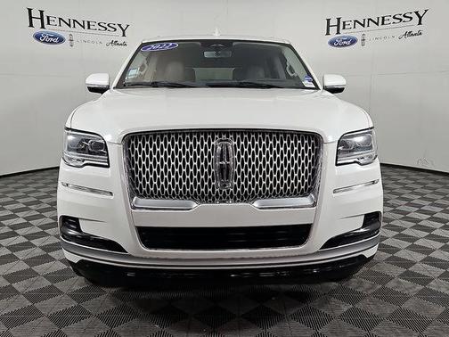Pristine White Metallic Tri-Coat 2022 Lincoln Navigator Reserve