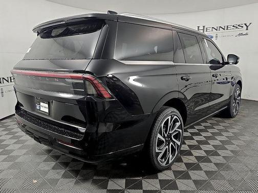 Infinite Black Metallic Clearcoat 2026 Lincoln Navigator Black Label