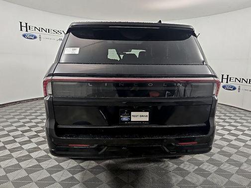 Infinite Black Metallic Clearcoat 2026 Lincoln Navigator Black Label