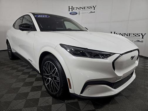 Star White Metallic Tri-Coat 2025 Ford Mustang Mach-E Premium