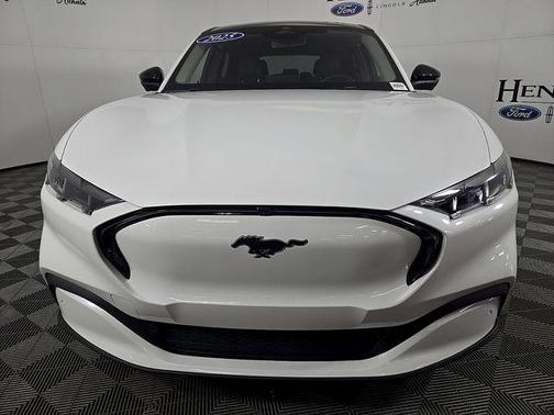 Star White Metallic Tri-Coat 2025 Ford Mustang Mach-E Premium