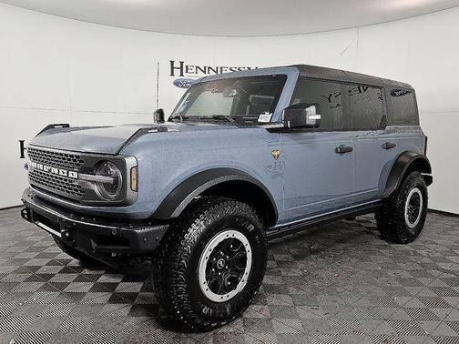 Azure Gray Metallic Tri-Coat 2025 Ford Bronco Badlands