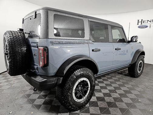 Azure Gray Metallic Tri-Coat 2025 Ford Bronco Badlands