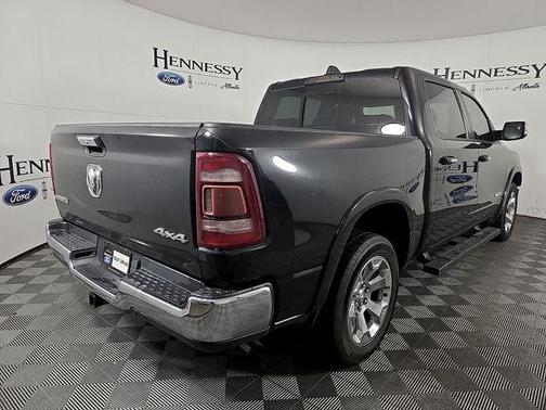 Diamond Black Crystal Pearlcoat 2019 RAM 1500 Laramie