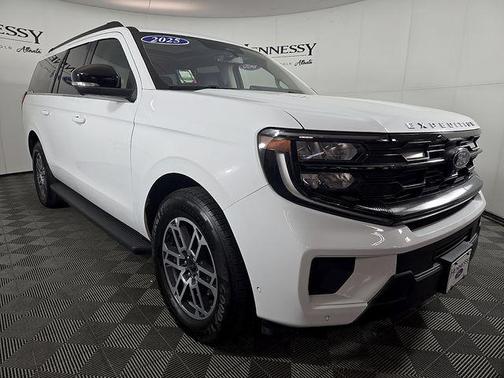 Oxford White 2025 Ford Expedition Max Active 4x2