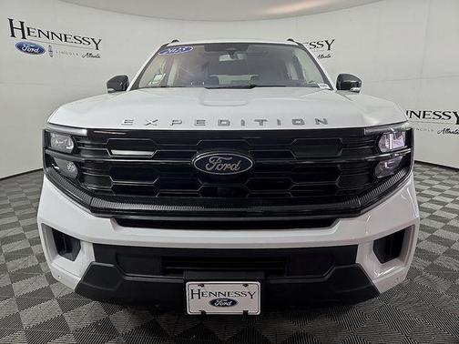 Oxford White 2025 Ford Expedition Max Active 4x2